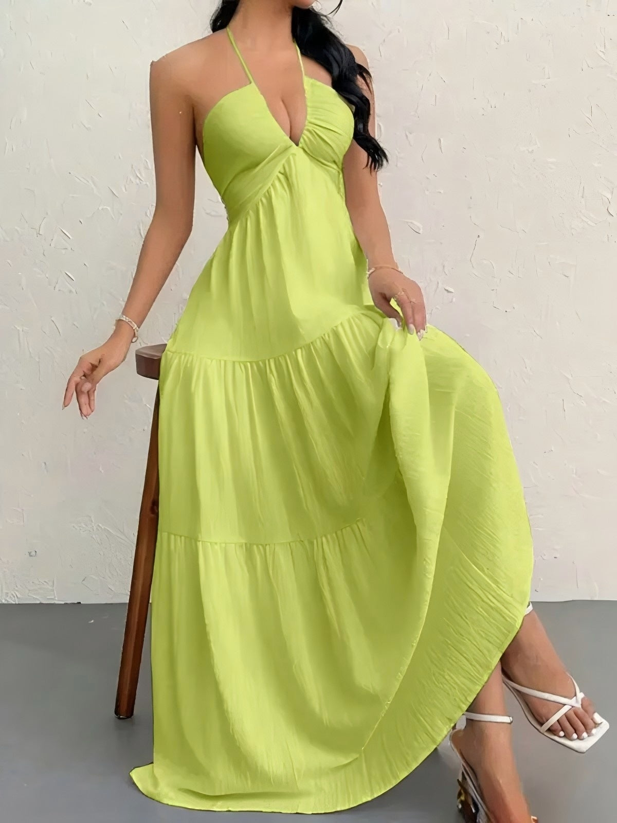 Backless Halterneck V-Neck Pleated A- Line Dress