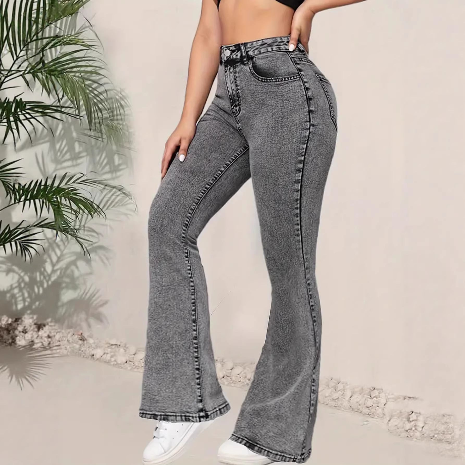 Mid-rise Denim Flared Pants With A Versatile Design