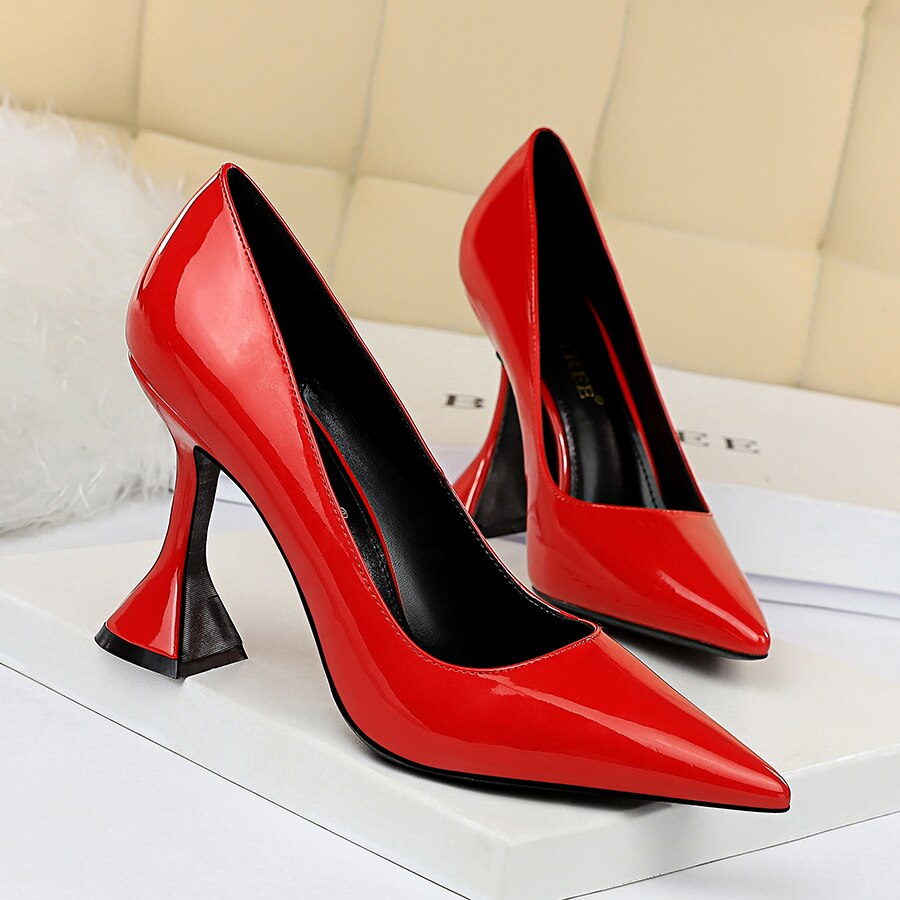 Women's Fashion New Patent Leather Pumps Solid Color Spike Heel Female High Heels Pointed Toe Office Party Ladies Heels